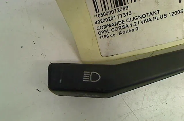 Commande clignotant Opel CORSA A 3-5 portes (S83) 1.2 s (f08, m08, f68, m68) (1982-1990) occasion