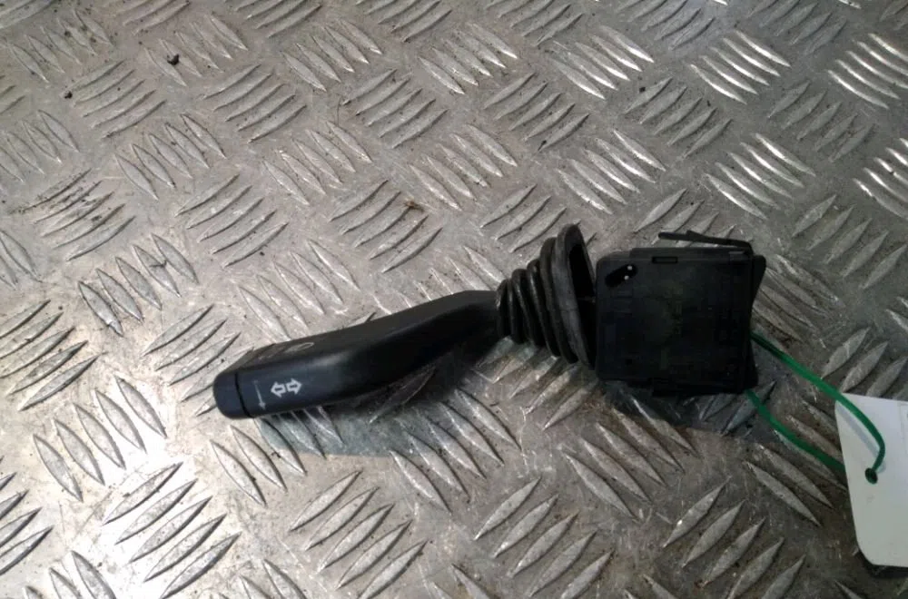 Commande clignotant Opel CORSA C (X01) 1.0 (f08, f68) (2000-2003) occasion