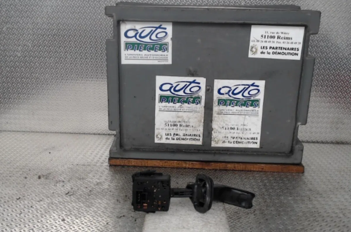 Commande clignotant Opel CORSA C (X01) 1.3 cdti (f08, f68) (2003-2009) occasion