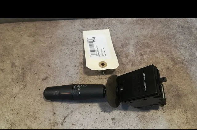 Commande clignotant Peugeot 106 I (1A, 1C) 1.4 (1991-1996) occasion