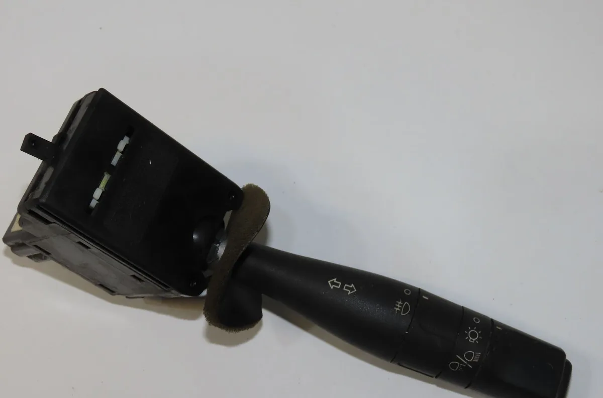 Commande clignotant Peugeot 306 3-5 portes (7A, 7C, N3, N5) 1.9 d (1994-2001) occasion