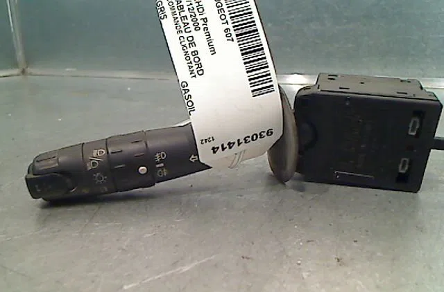Commande clignotant PEUGEOT 607 Phase 1 11-1999--09-2004 occasion