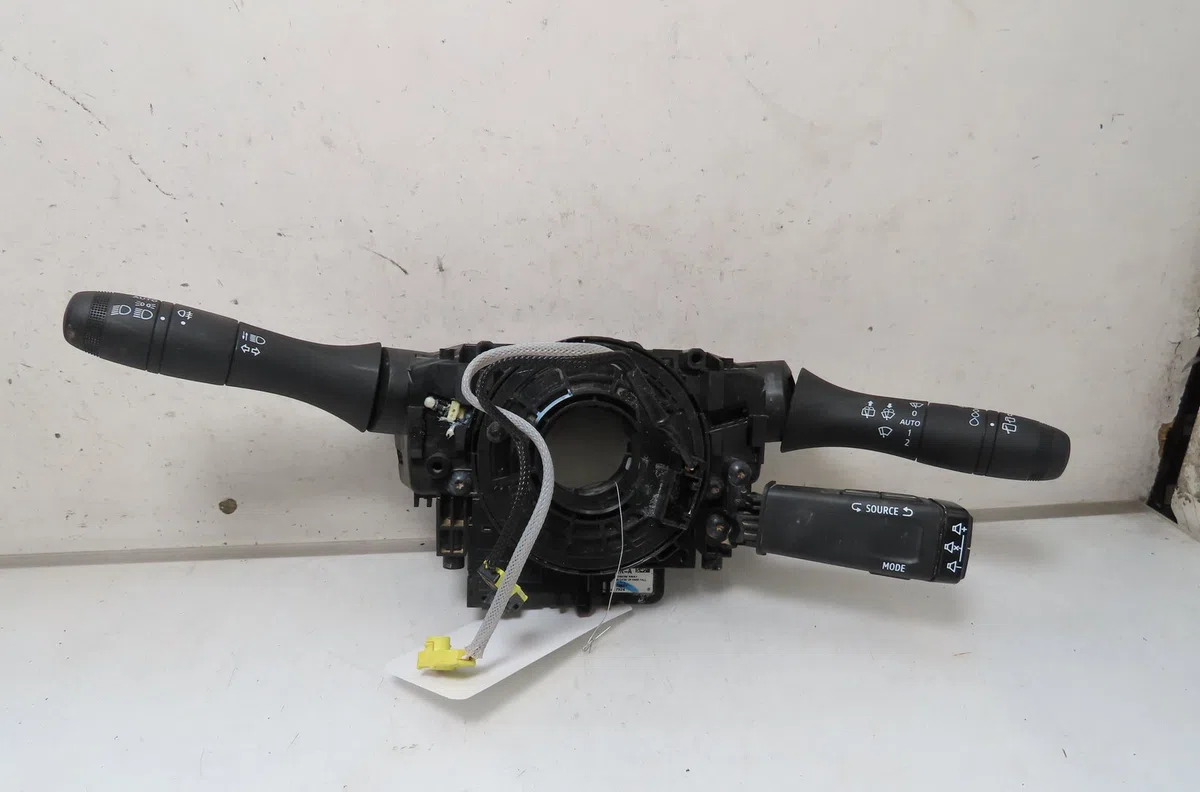 Commande clignotant Renault CAPTUR II (HF_) E-tech 145 (hfmu) (2022) 5 portes occasion