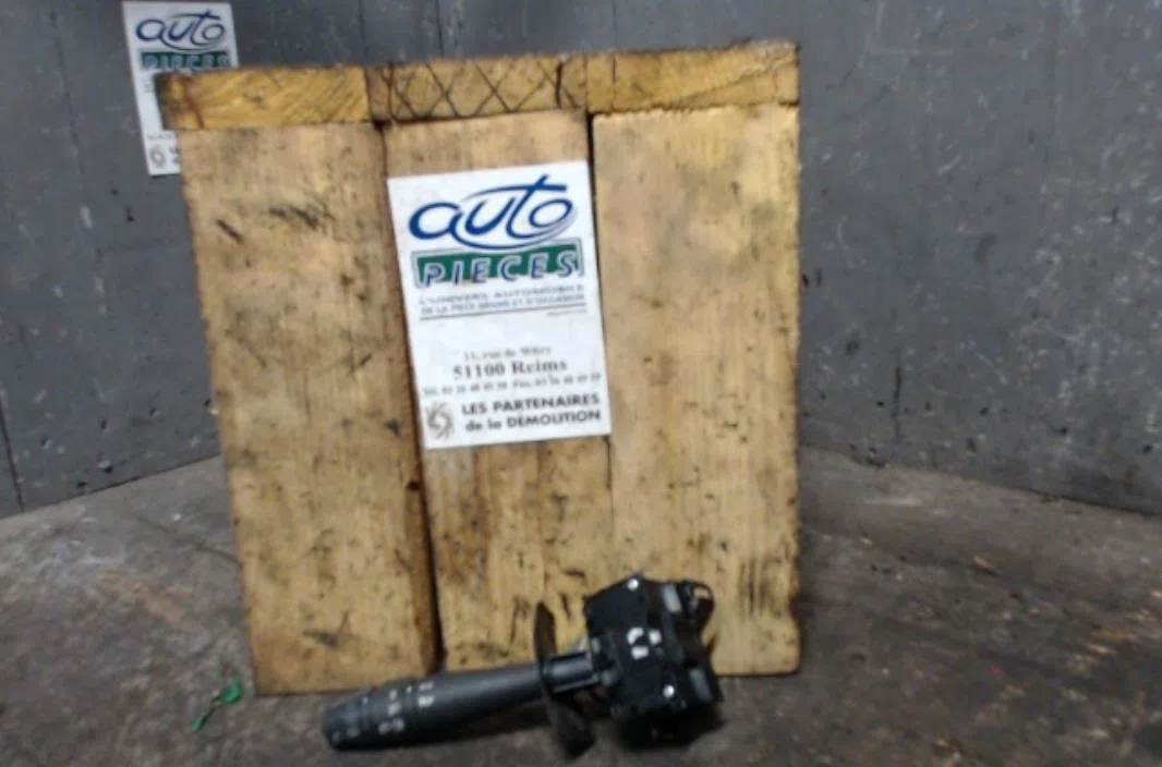 Commande clignotant RENAULT CLIO 2  CLIO 2 PHASE 1 occasion