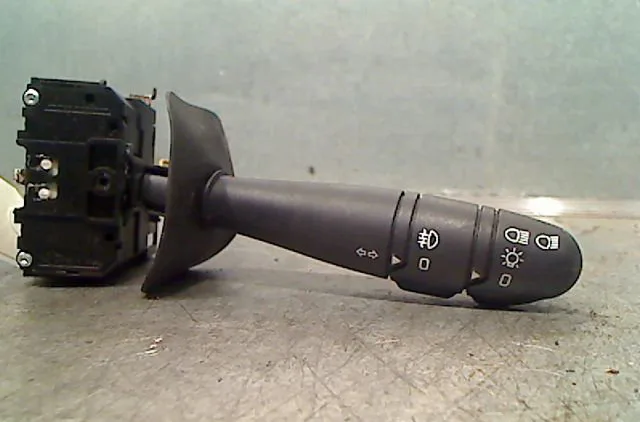 Commande clignotant RENAULT CLIO II 2005 occasion