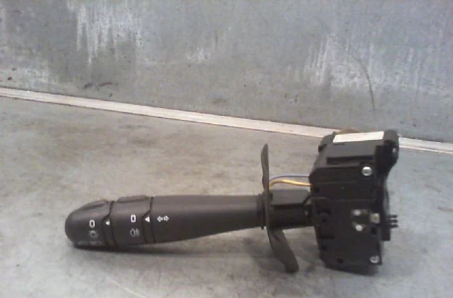 Commande clignotant RENAULT CLIO II 2007 occasion