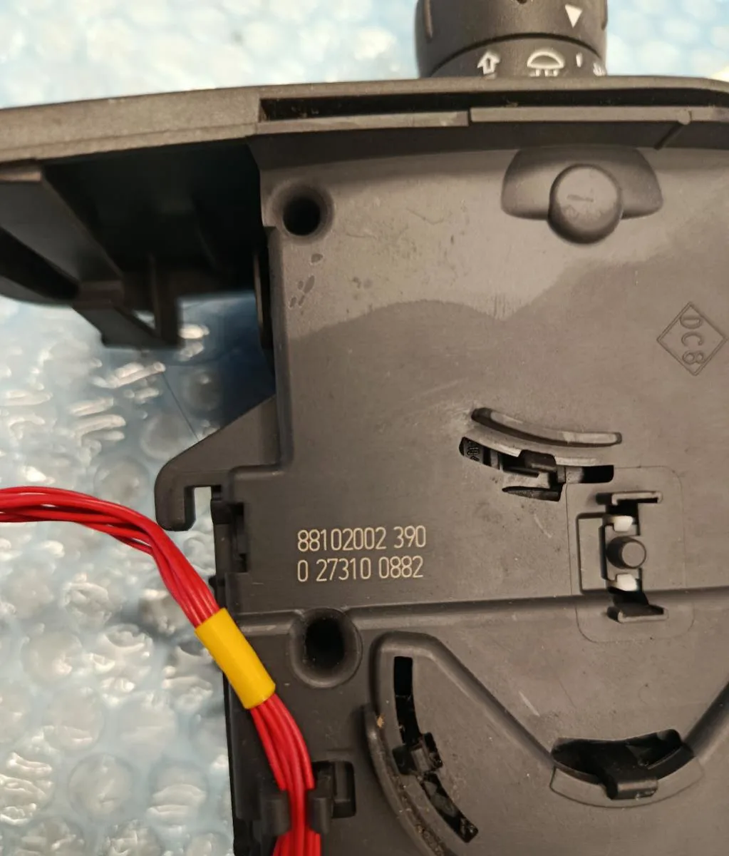 Commande clignotant Renault CLIO III (BR0-1, CR0-1) 1.2 16v (br0p, cr0p) (2007-2014) occasion