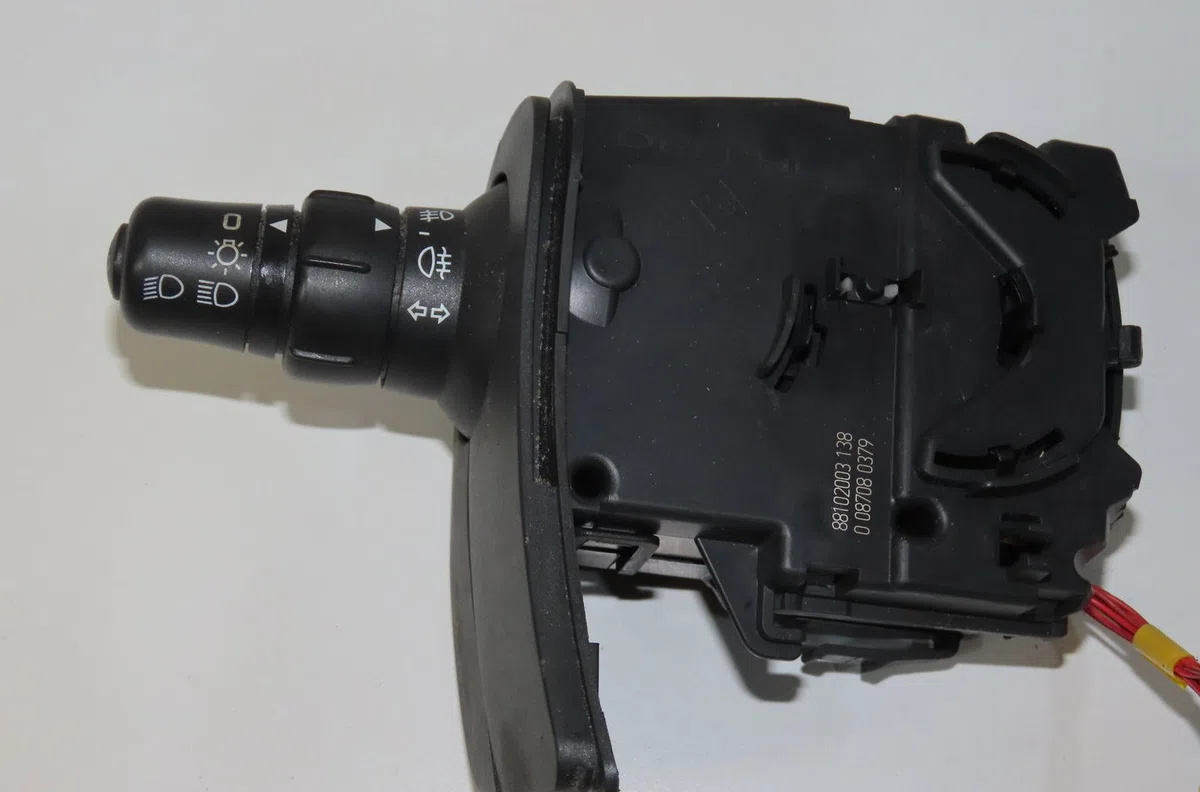 Commande clignotant Renault CLIO III (BR0-1, CR0-1) 1.5 dci (br17, cr17) (2005-2012) 5 portes occasion