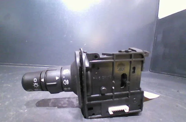 Commande clignotant Renault GRAND SCÉNIC II (JM0-1_) 1.9 dci (jm0g, jm12, jm1g, jm2c) (2004-2006) occasion