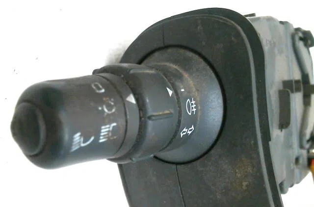 Commande clignotant Renault KANGOO Express (FW0-1_) 1.5 dci 90 (fw0g, fw05, fw08, fw11) (2009) 4 portes occasion