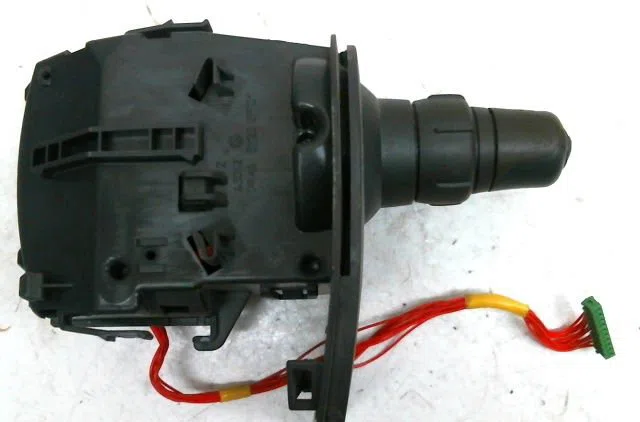 Commande clignotant Renault KANGOO Express (FW0-1_) 1.5 dci 90 (fw0g, fw05, fw08, fw11) (2009) 4 portes occasion
