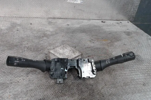 Commande clignotant Renault KOLEOS I (HY_) 2.0 dci (hy0k) (2008) occasion