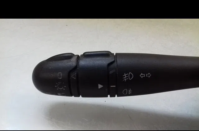 Commande clignotant Renault LAGUNA II (BG0-1_) 1.9 dci (2001-2007) occasion