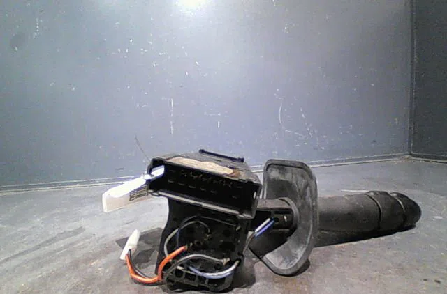 Commande clignotant Renault MEGANE I (BA0-1_) 1.4 16v (ba0d, ba1h, ba0w, ba10) (1999-2003) occasion