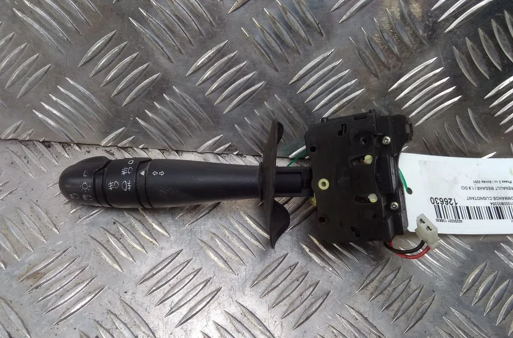 Commande clignotant Renault MEGANE I Coupé (DA0-1_) 1.9 dci (da05, da1f) (2001-2003) occasion