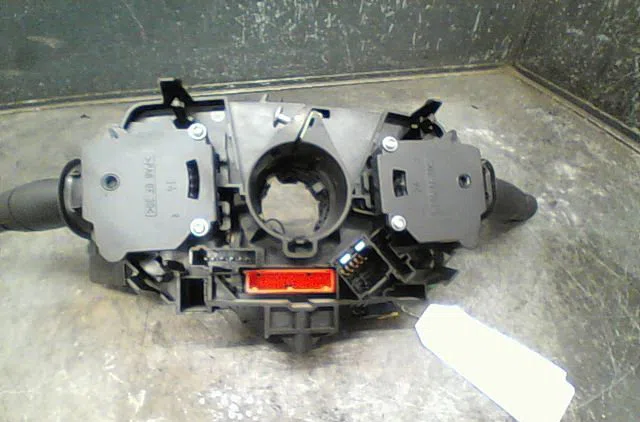 Commande clignotant Renault MEGANE II (BM0-1_, CM0-1_) 1.5 dci (bm0f, bm0t, bm2b, cm0f, cm0t) (2002-2008) 5 portes occas