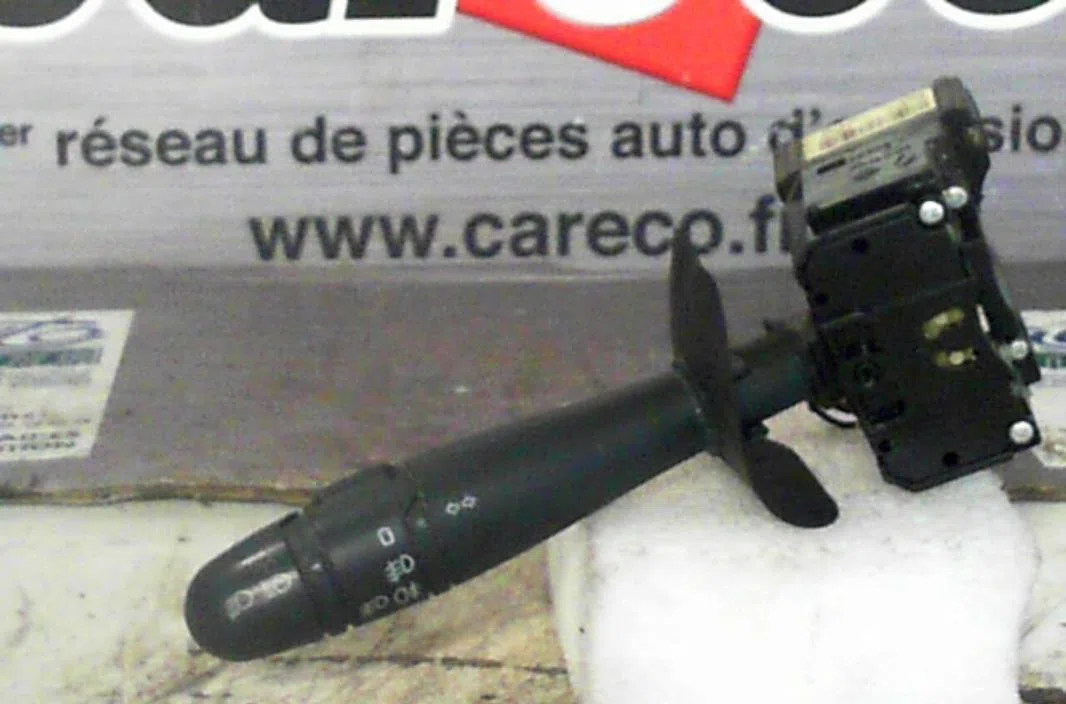 Commande clignotant Renault MEGANE Scenic (JA0-1_) 1.6 e (ja0f) (1996-1999) occasion