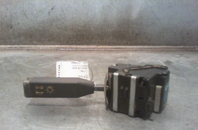Commande clignotant RENAULT R21 1990 occasion