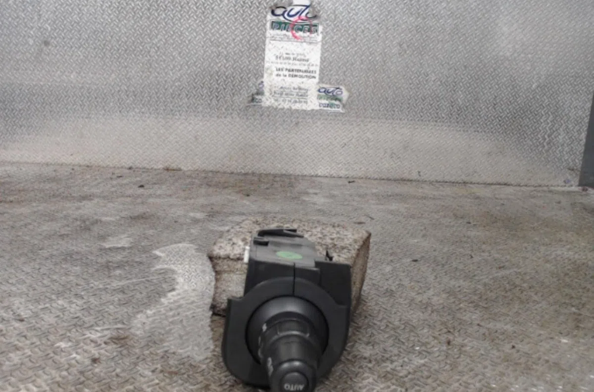 Commande clignotant RENAULT SCENIC 2  SCENIC 2 PHASE 1 occasion — photo 2