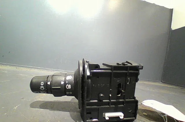 Commande clignotant Renault SCÉNIC II (JM0-1_) 1.6 16v (jm1r) (2005-2008) occasion