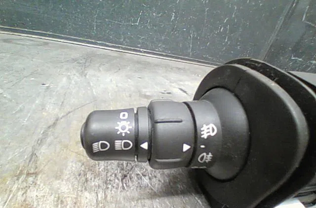 Commande clignotant Renault SCÉNIC II (JM0-1_) 1.9 dci (jm14) (2005-2008) 5 portes occasion