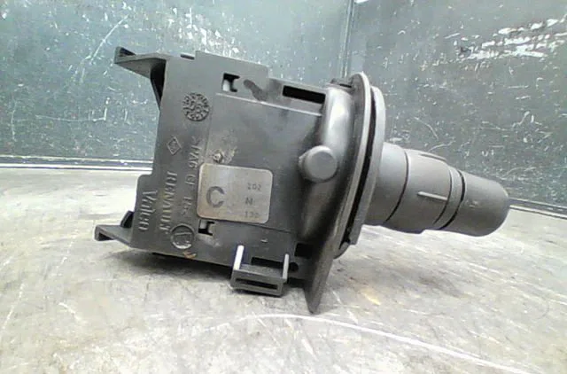 Commande clignotant Renault SCÉNIC II (JM0-1_) 1.9 dci (jm14) (2005-2008) 5 portes occasion