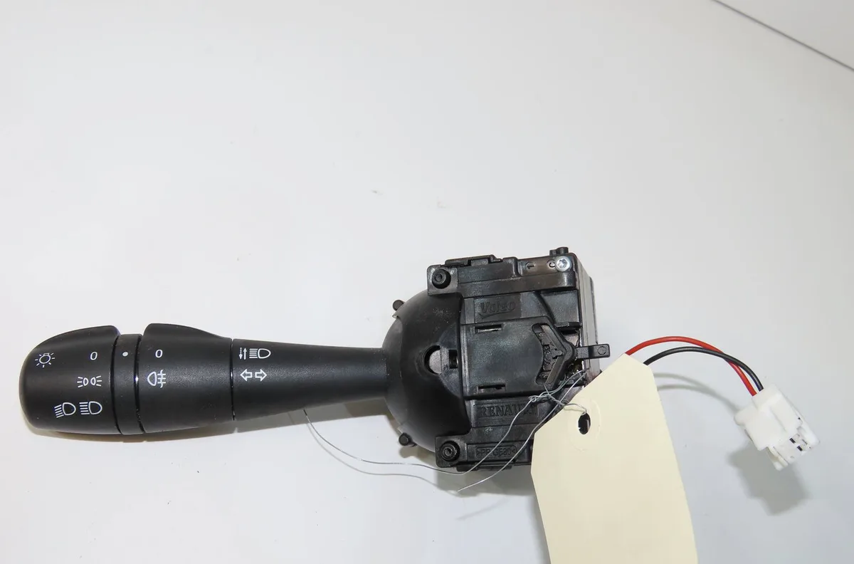 Commande clignotant Renault TWINGO III (BCM_, BCA_) 1.0 sce 70 (bcmb) (2015) 5 portes occasion