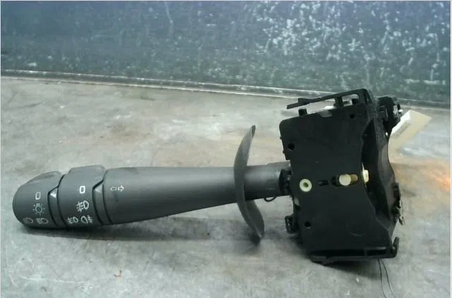 Commande clignotant Renault VEL SATIS (BJ0_) 2.2 dci (bj0e, bj0f) (2002-2009) 5 portes occasion