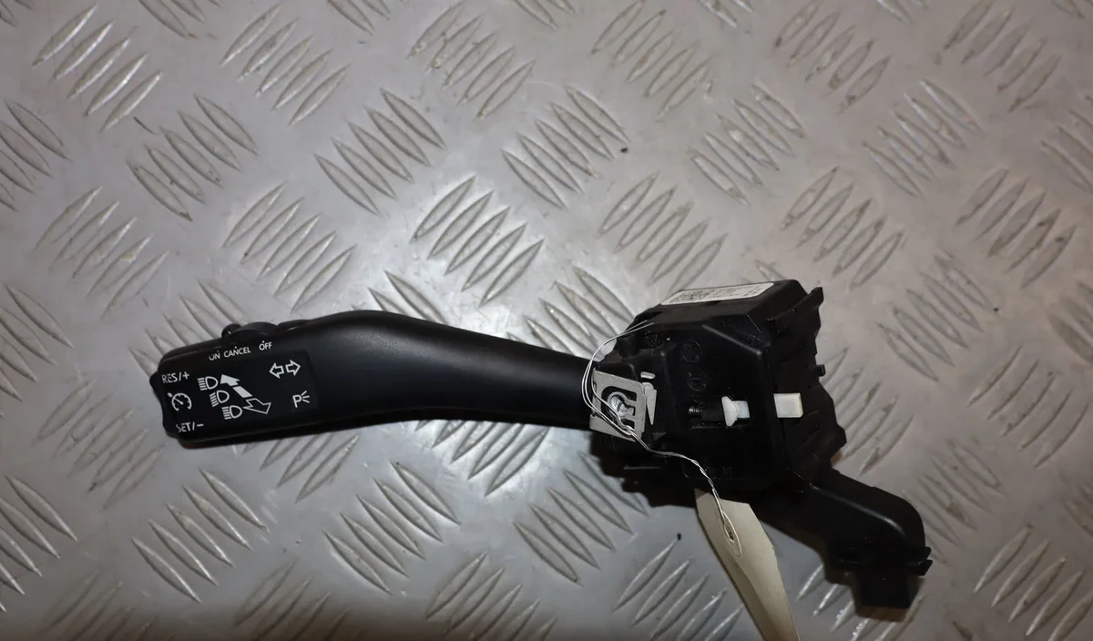 Commande clignotant Seat LEON (1P1) 1.6 tdi (2010-2012) occasion