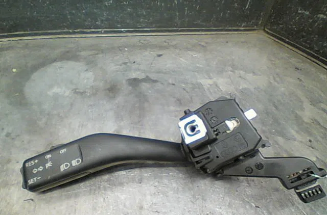 Commande clignotant Seat TOLEDO III (5P2) 2.0 tdi 16v (2004-2009) occasion