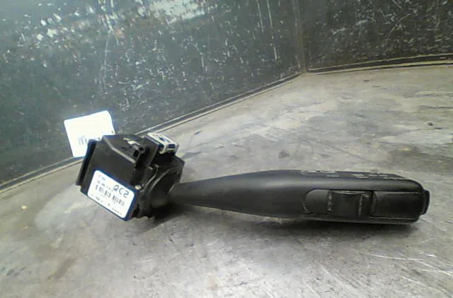 Commande clignotant Seat TOLEDO III (5P2) 2.0 tdi 16v (2004-2009) occasion