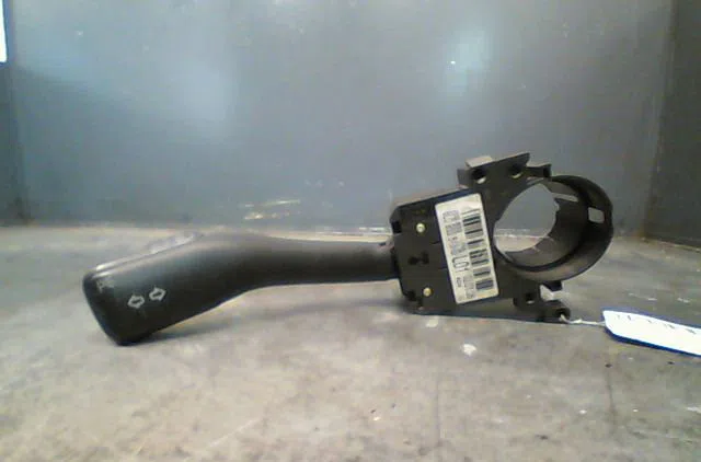 Commande clignotant SKODA FABIA 2006 occasion