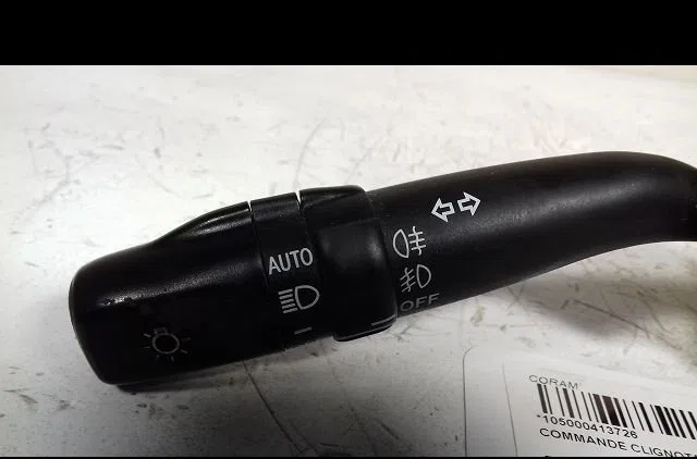 Commande clignotant Toyota AVENSIS Break (_T25_) 2.0 d-4d (adt250_) (2006-2008) occasion