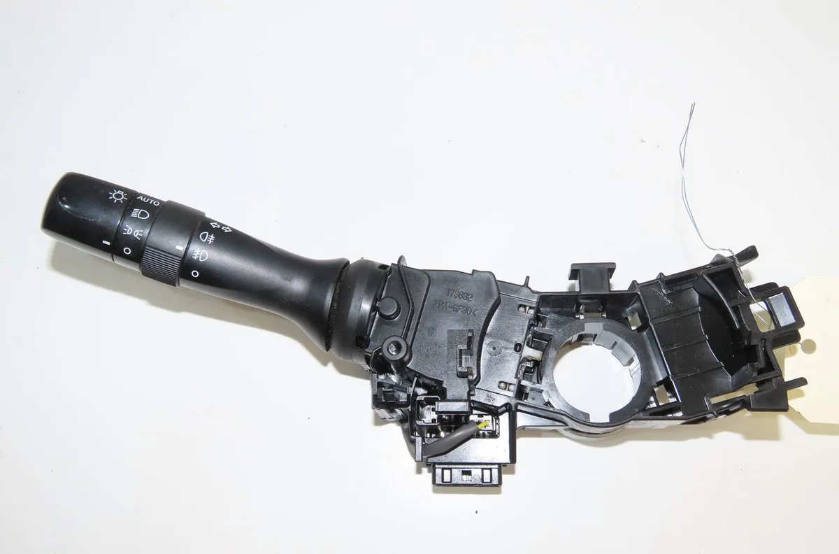 Commande clignotant Toyota RAV 4 III (_A3_) 2.2 d 4wd (ala30_) (2006-2012) occasion