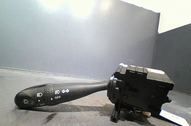 Commande clignotant TOYOTA RAV4 II Phase 1 07-2000--10-2003 VX D occasion