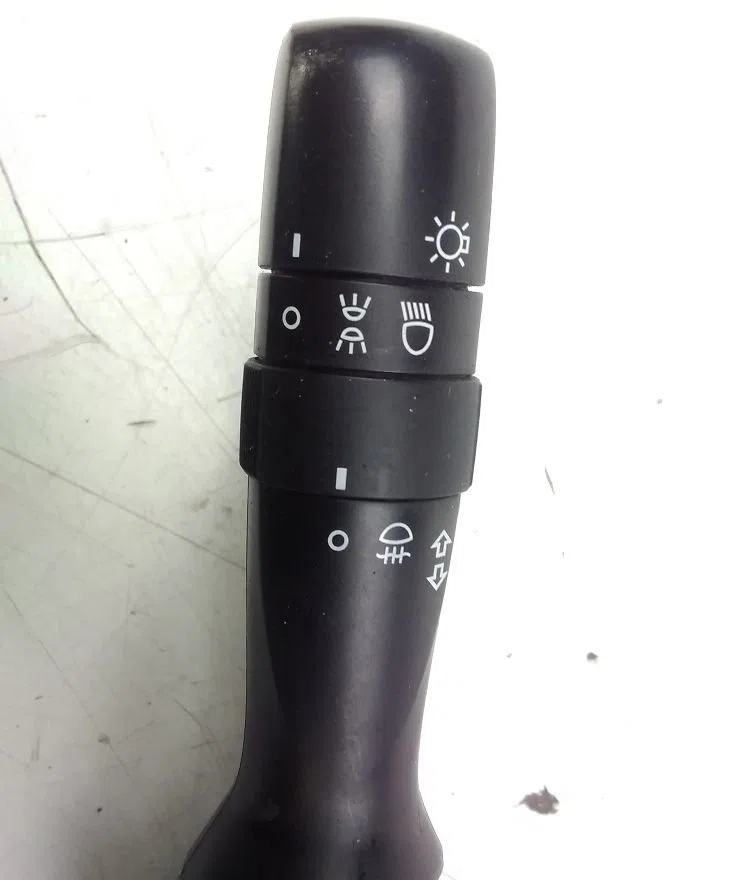 Commande clignotant TOYOTA YARIS III 2012 occasion