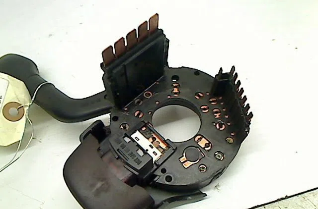 Commande clignotant Volkswagen GOLF III (1H1) 1.6 (1992-1997) occasion