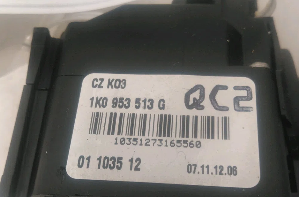 Commande clignotant Volkswagen GOLF PLUS V (5M1, 521) 1.9 tdi (2005-2009) 5 portes occasion