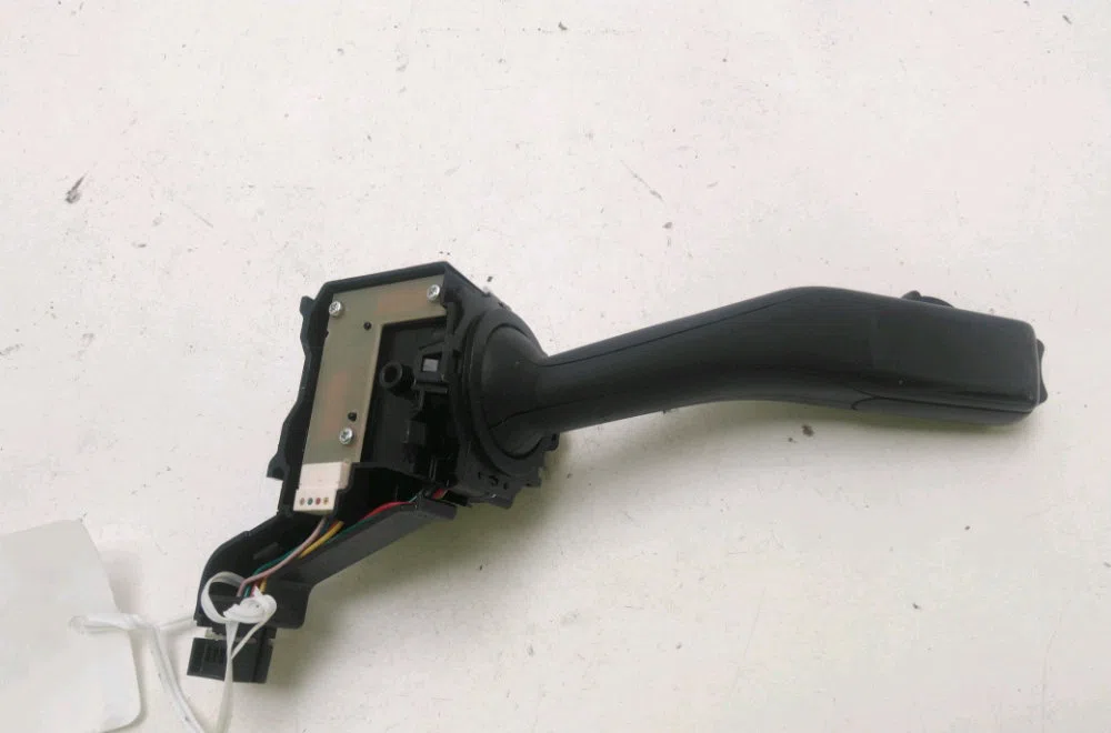Commande clignotant Volkswagen GOLF PLUS V (5M1, 521) 2.0 tdi (2005-2013) occasion