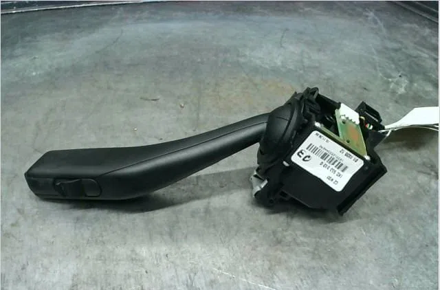 Commande clignotant Volkswagen GOLF VI (5K1) 1.4 tsi (2008-2012) occasion