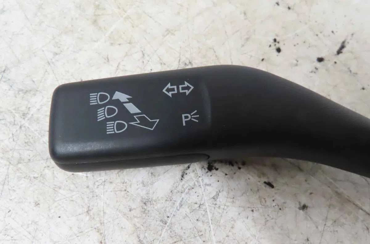 Commande clignotant VOLKSWAGEN GOLF VI occasion
