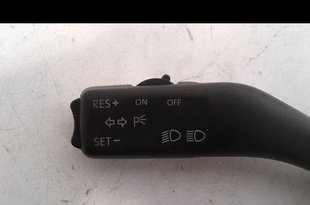 Commande clignotant Volkswagen TOURAN (1T1, 1T2) 1.9 tdi (2003-2004) occasion