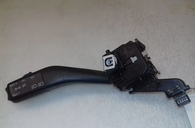 Commande clignotant Volkswagen TOURAN (1T1, 1T2) 2.0 tdi 16v (2003-2010) 5 portes occasion