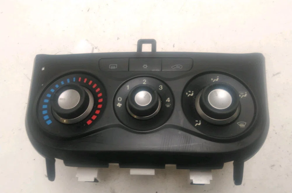 Commande de chauffage Alfa romeo MITO (955_) 1.3 multijet (955axh1b, 955axt1a) (2008-2010) 3 portes occasion