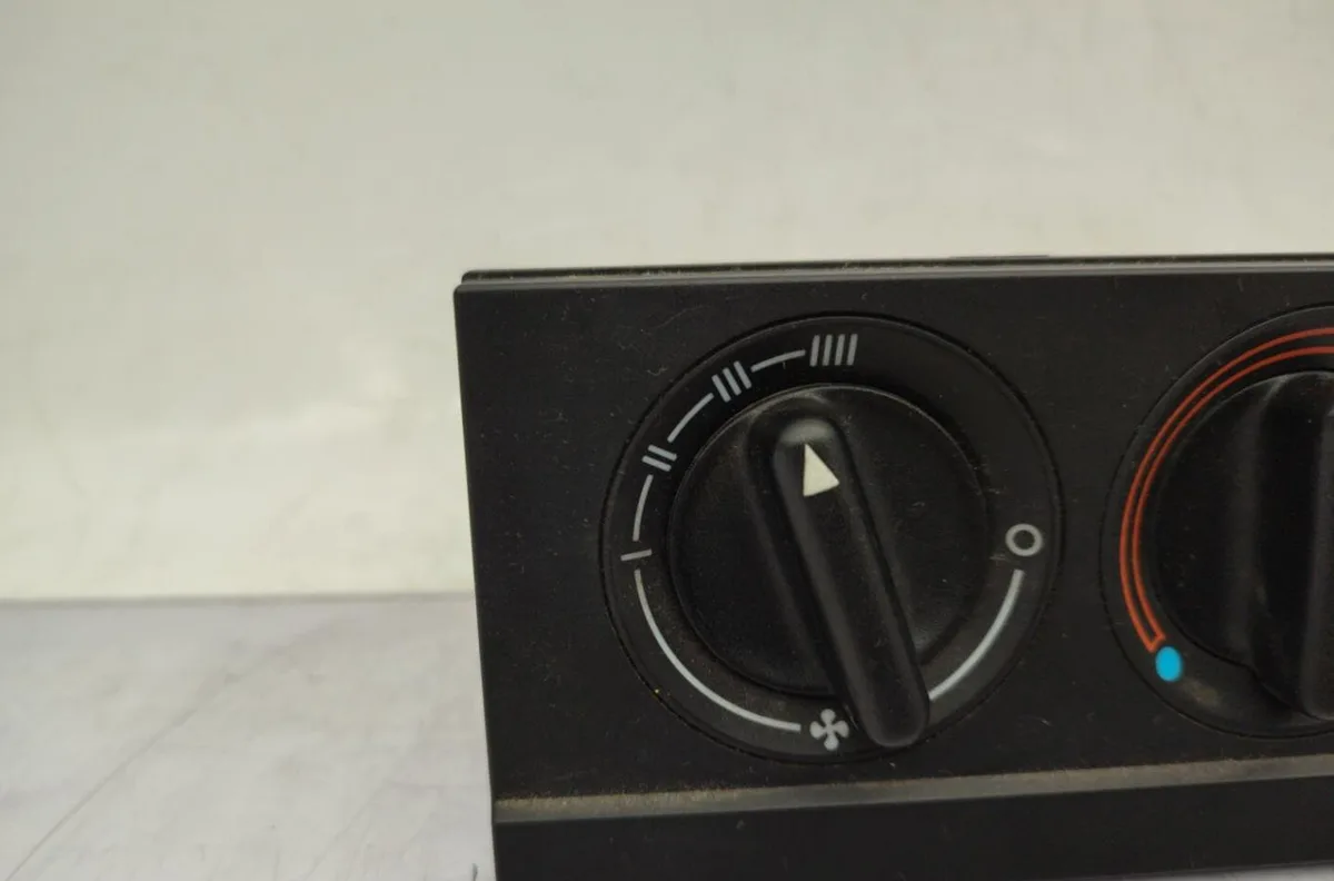 Commande de chauffage AUDI 80 3 PHASE 2 occasion