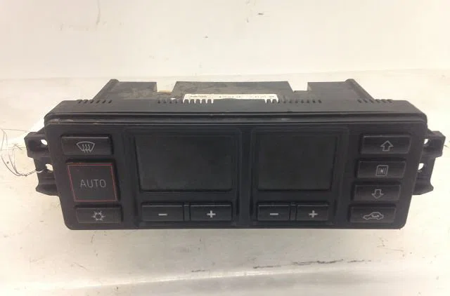 Commande de chauffage Audi A3 (8L1) 1.9 tdi (1996-2001) occasion