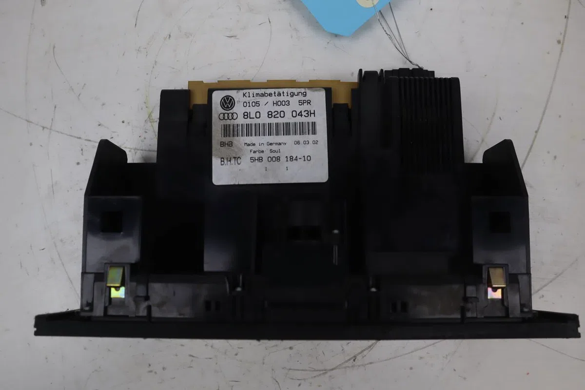 Commande de chauffage Audi A3 (8L1) 1.9 tdi (1996-2001) occasion