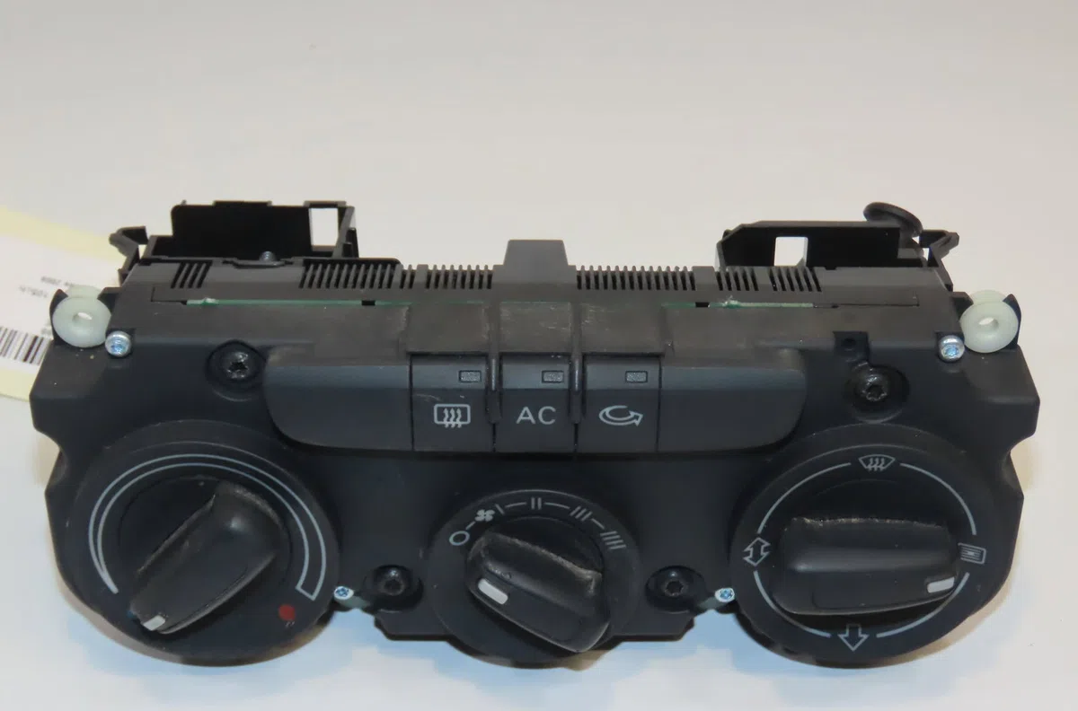 Commande de chauffage Audi A3 (8P1) 1.6 tdi (2009-2012) occasion