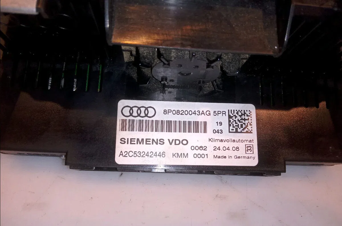 Commande de chauffage Audi A3 (8P1) 1.9 tdi (2003-2010) 3 portes occasion