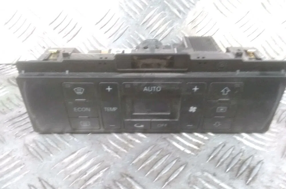 Commande de chauffage Audi A4 B5 (8D2) 1.6 (1994-2000) occasion